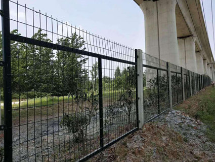 鐵(tiě)路(lù)防護栅欄